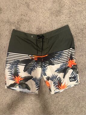 Quiksilver Men’s Olive Waist Tropical Swim Trunks with Orange Floral